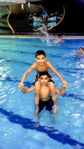 ونلقى الأحبة.. نشاط مائي لفتيان عالم الفرقان في بيروت