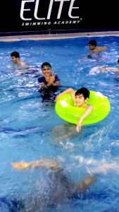 ونلقى الأحبة.. نشاط مائي لفتيان عالم الفرقان في بيروت