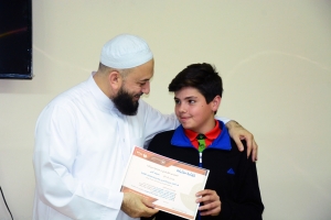 قناديل مقدسية الشباب.. بين الانسلاخ عن الهُويّة وعِظَم المسؤولية، لقاء شبابي وتوزيع الشهادات مع الشيخ حسن قاطرجي