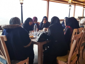 رحلة ترفيهية تكريمية للمشاركات في دورة قناديل مقدسية