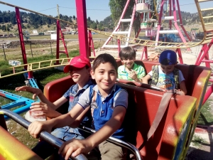 ملاهي وطبيعة خلابة.. رحلة عالم الفرقان إلى القموعة