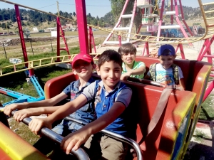 ملاهي وطبيعة خلابة.. رحلة عالم الفرقان إلى القموعة