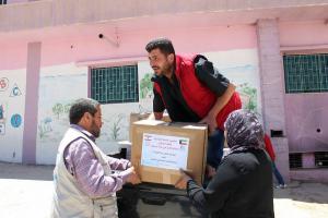 لمساعدتهم في مواجهة العاصفة.. مؤسسة نماء توزّع المازوت والطرود الغذائية في مخيمات عرسال بالتعاون مع حملة القلمون