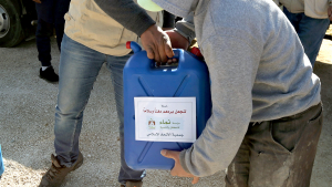 لمساعدتهم في مواجهة العاصفة.. مؤسسة نماء توزّع المازوت والطرود الغذائية في مخيمات عرسال بالتعاون مع حملة القلمون