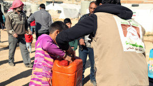 لمساعدتهم في مواجهة العاصفة.. مؤسسة نماء توزّع المازوت والطرود الغذائية في مخيمات عرسال بالتعاون مع حملة القلمون